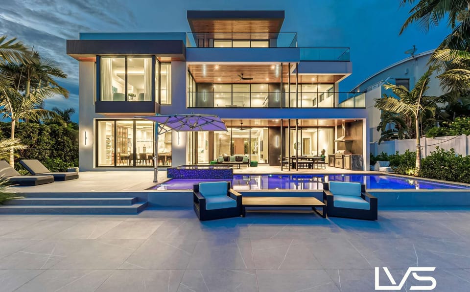 OUTDOOR POOL AREA