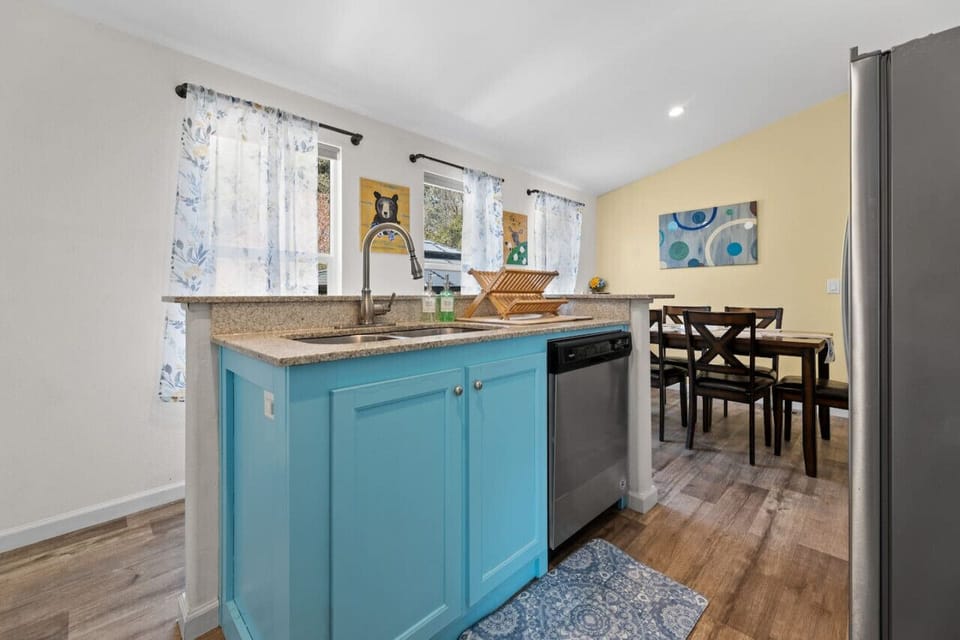 sink with dishwasher included