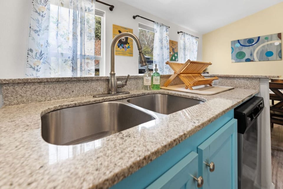 Kitchen sink