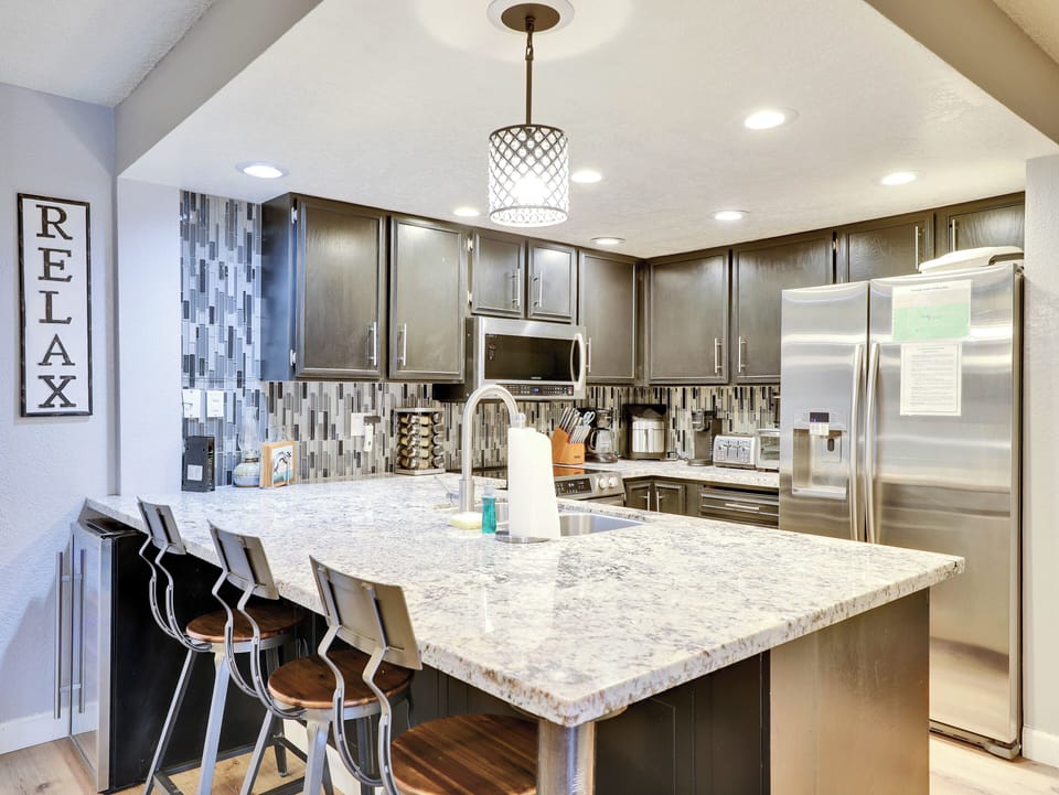 Kitchen/Bar