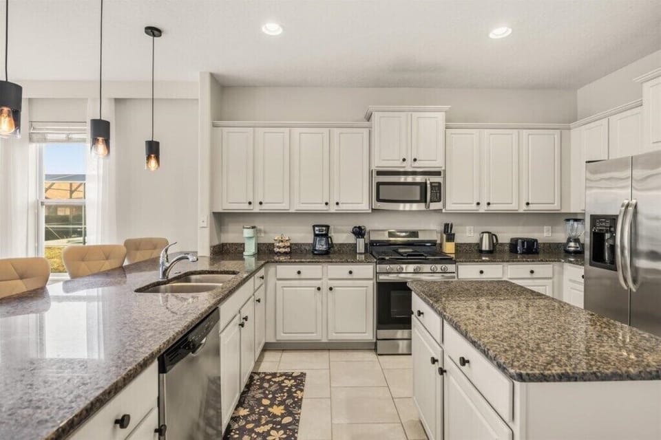 4176 Oaktree Dr (6).jpg