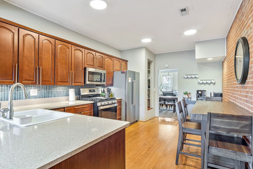 Make coffee in the same kitchen as the coffee girl once did
