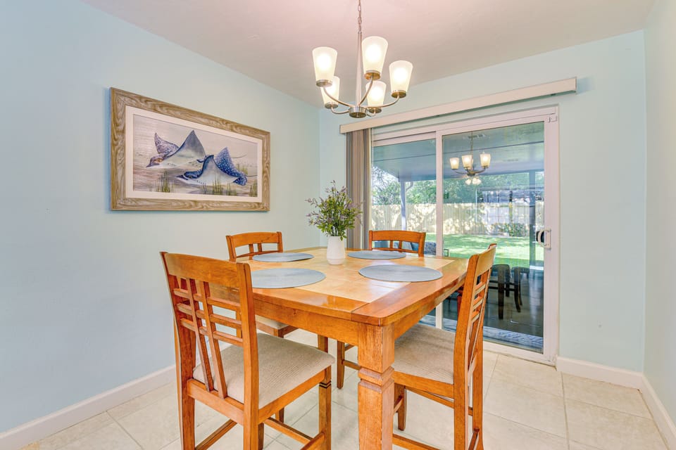 Dining Area | Dishware/Flatware | Children's Dishware | Trash Bags/Paper Towels