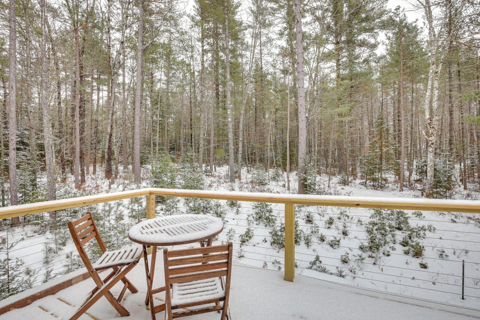 Private Deck | 5 Wooded Acres