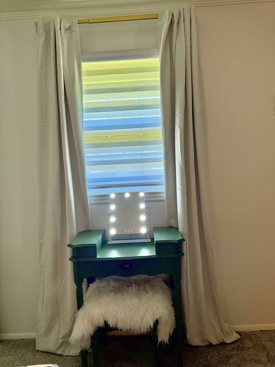 Bedroom 3 Make-up Vanity