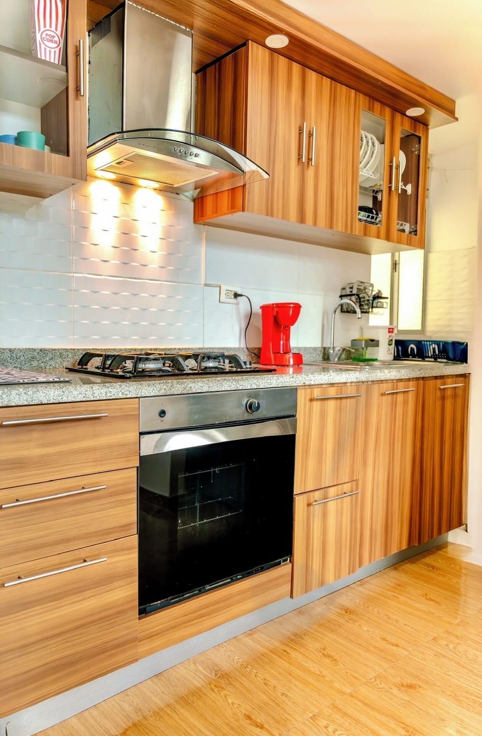 Full kitchen