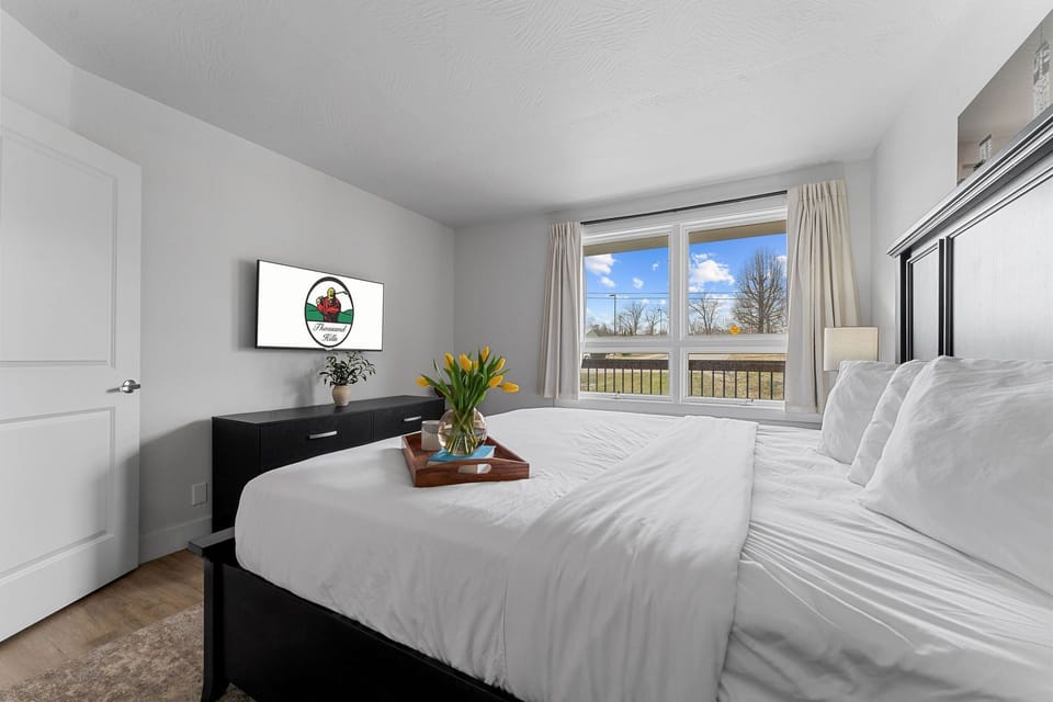 King Bedroom with Cable TV