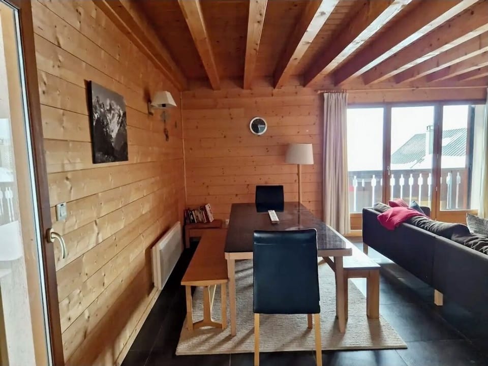 Large dinning area