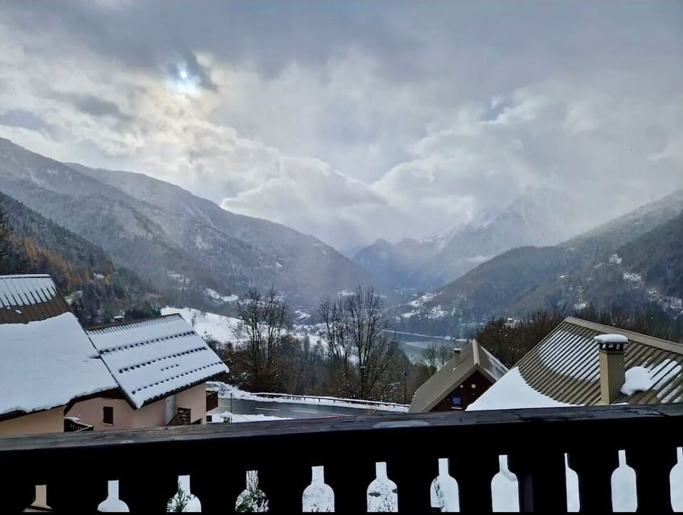 Balcony and Mountain View