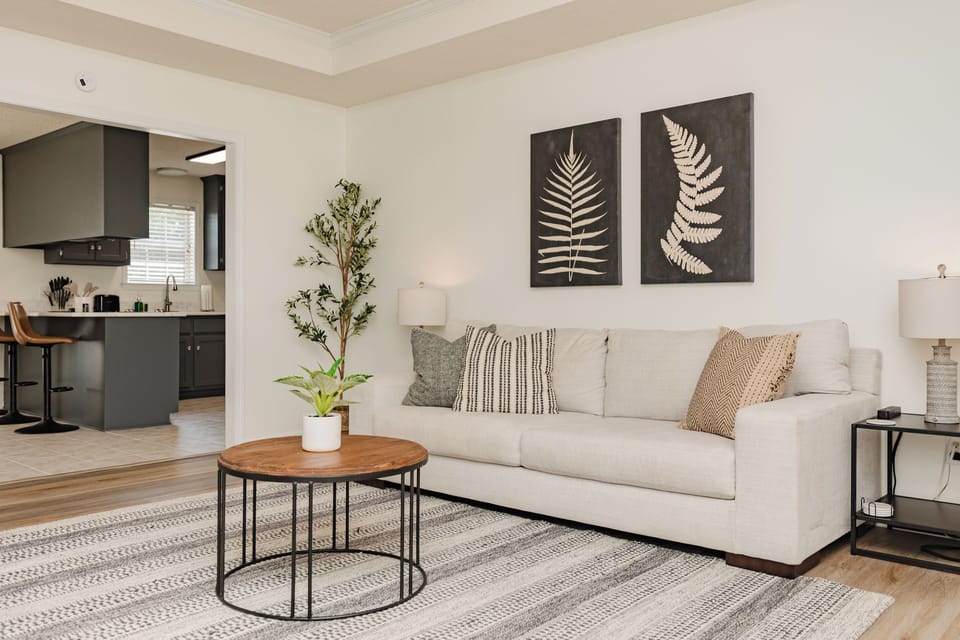Living room w/ smart TV streaming capabilities