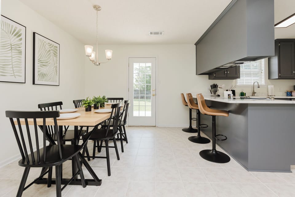 Kitchen / Dining [seats 6 + 3 bar stools]