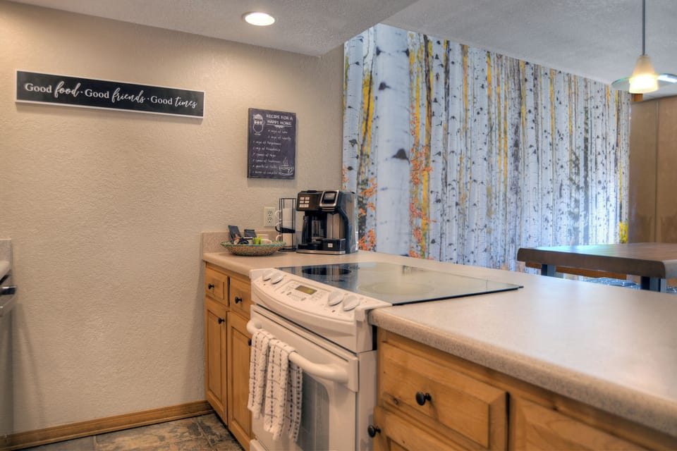 Full Kitchen Open to Dining Area