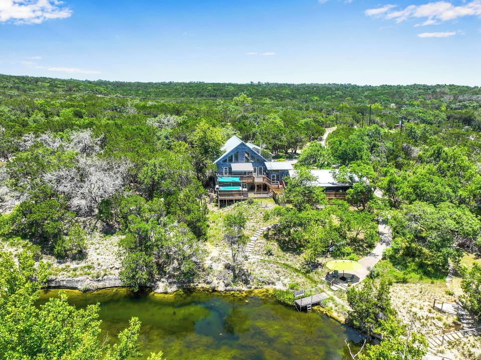 Creekside Vista Escape Lodge and Cabin