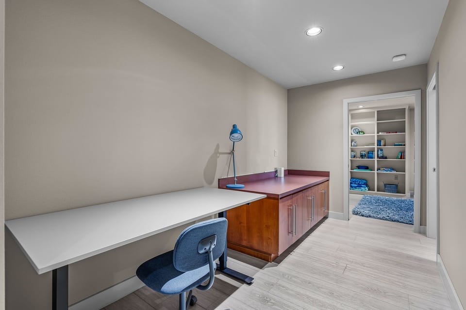 Entry Level Work Station