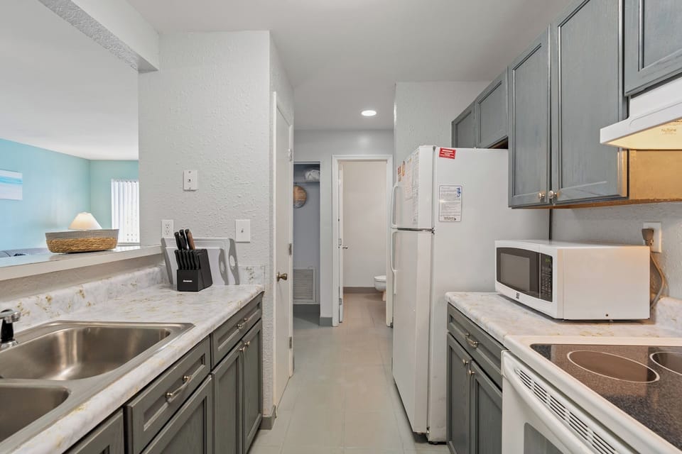 A fully stocked kitchen makes meal preparation a breeze.