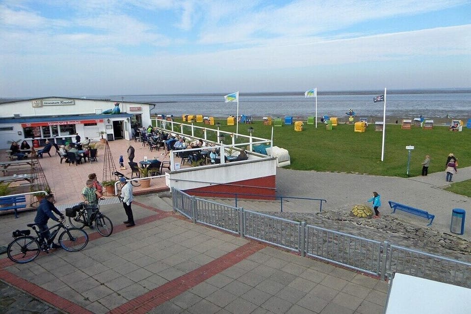 Surroundings [summer] (1-5 km)