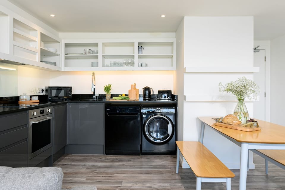 Kitchen at 2 Beachview, Crantock, Cornwall, self catering with Beach Retreats.