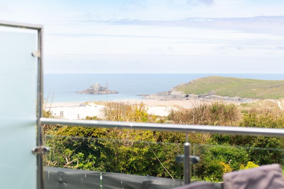 2 Beachview, Crantock, Cornwall, self catering with Beach Retreats.