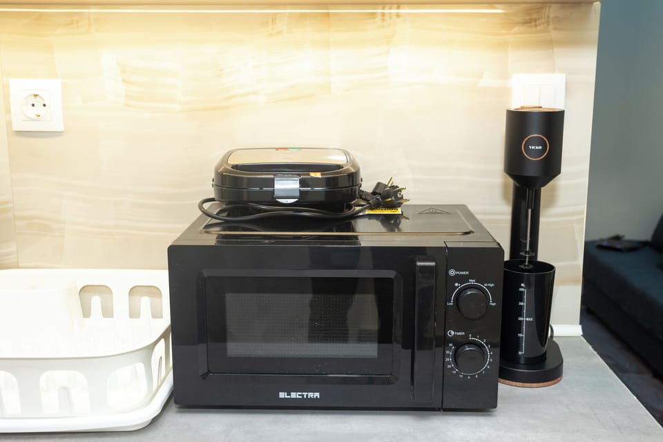 microwaves 
toaster 
coffee machine