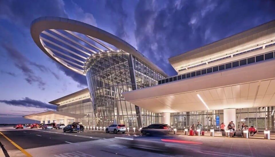 Orlando International Airport (25 mins)