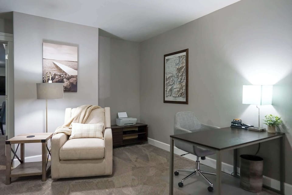 Remote work ready – A serene space to take calls or write.