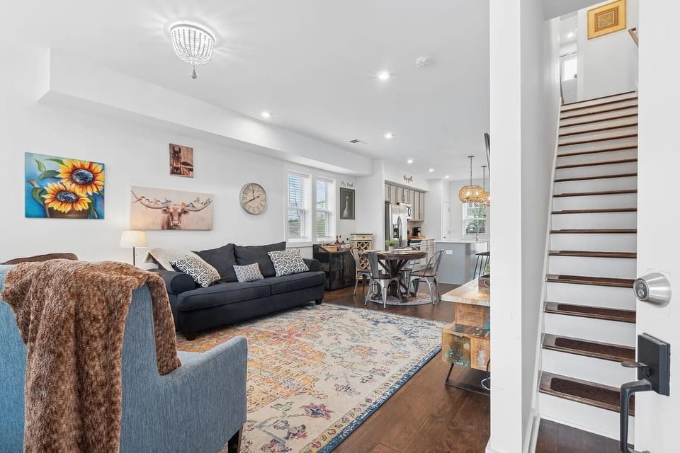 Living room with comfortable seating and queen sofa bed (sleeps 2)