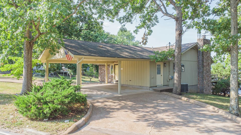 Drive way at 35 Mallard Point