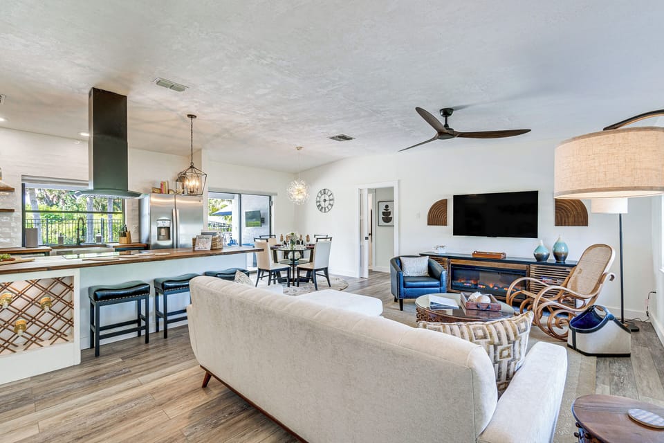 Living Room | Single-Story Home | Free WiFi | Central A/C & Heating