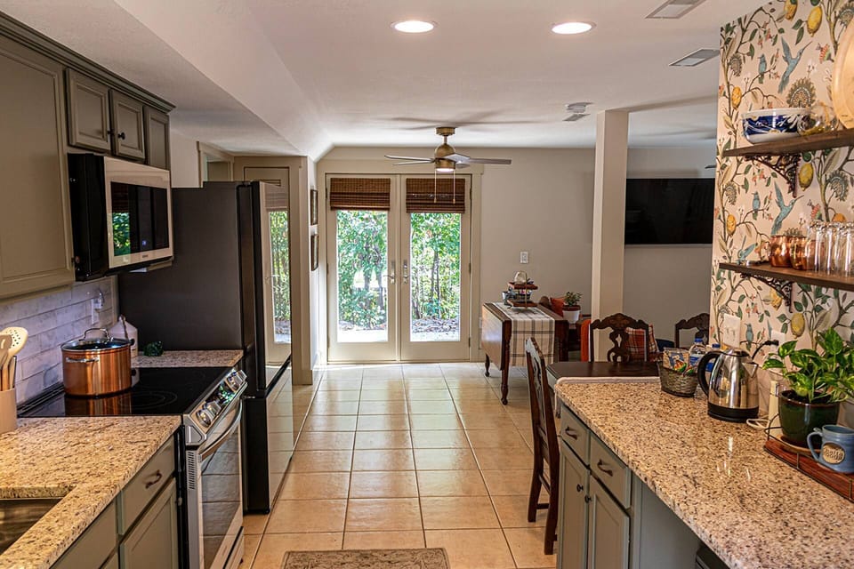 Full Kitchen