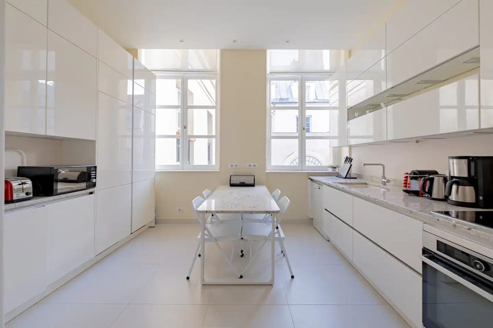 The spacious, fully equipped kitchen is a chef's dream!