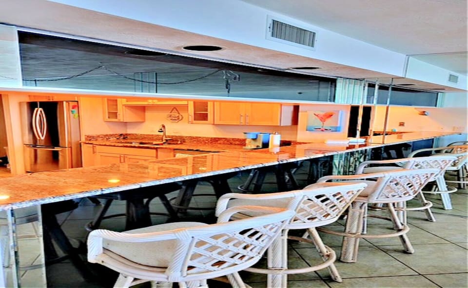 Breakfast bar