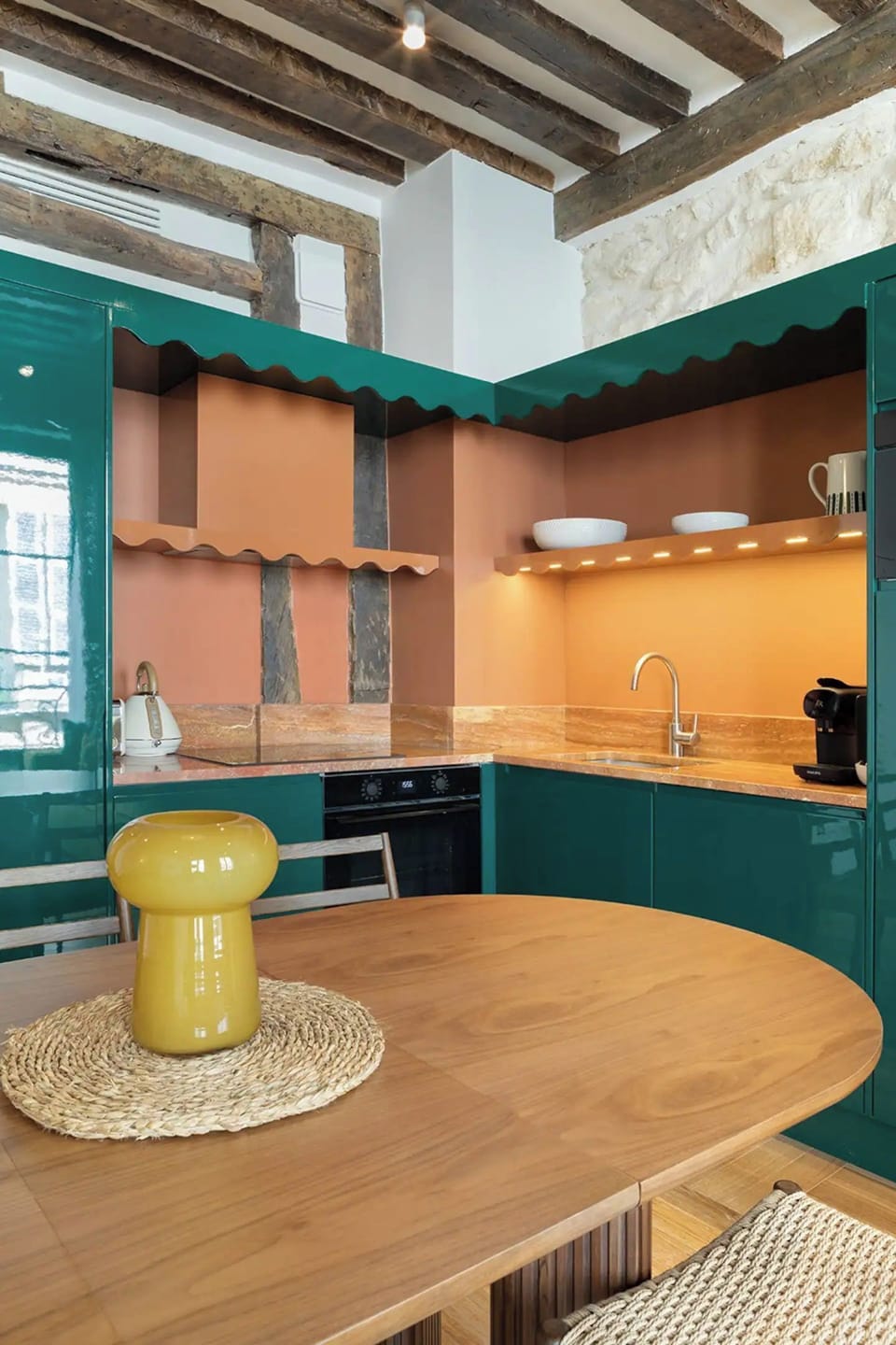 Functional and fully equipped, it's just like being at home.