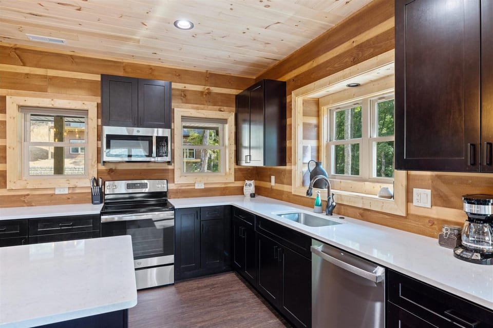 Large modern kitchen with island!