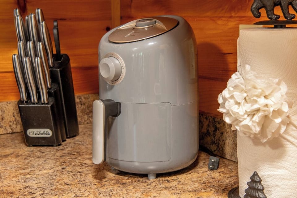 Twisting Pines' fully-equipped kitchen