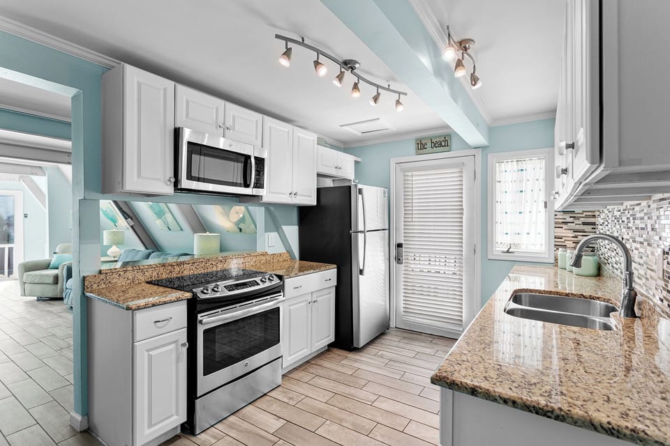 Mermaid's Retreat Kitchen
