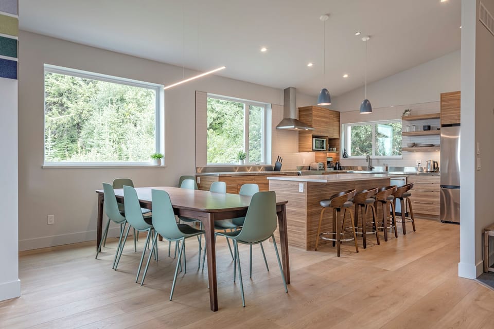 Dining Room & Kitchen 