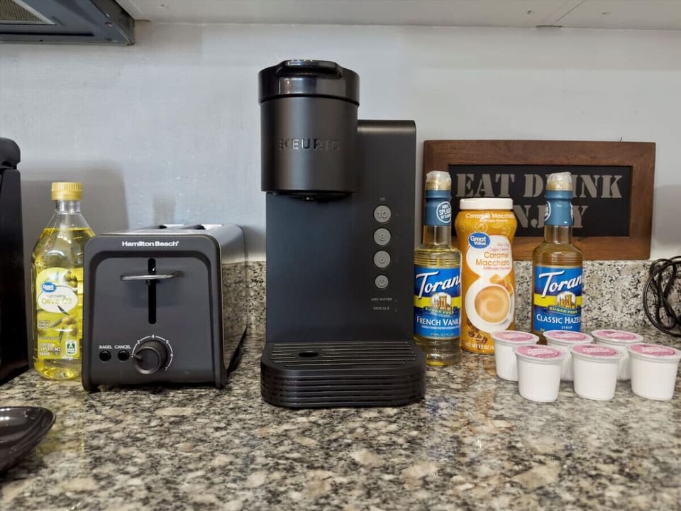 Coffee Bar and Useful Appliances