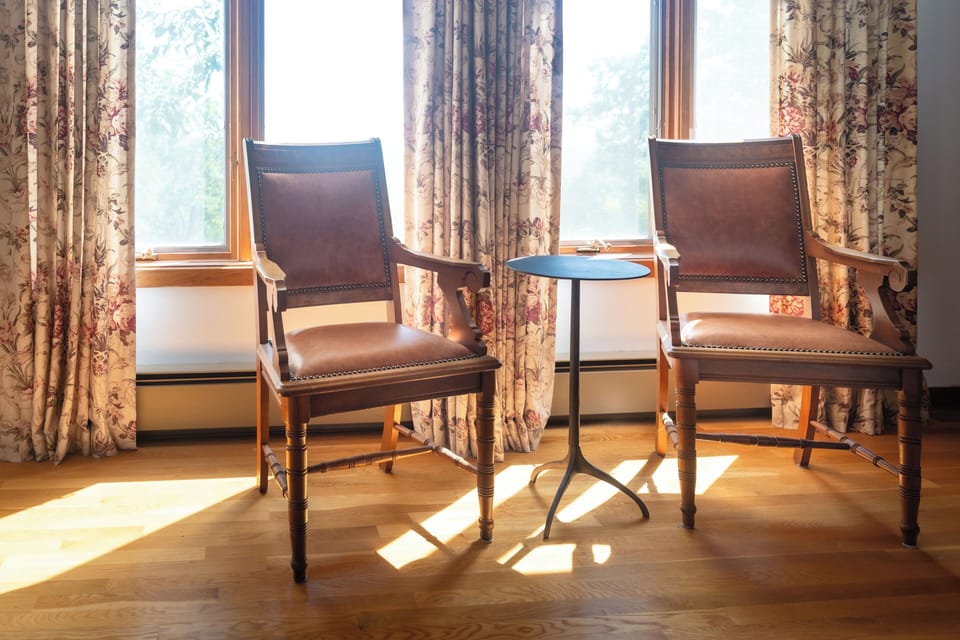 [BR1] Bedside seating