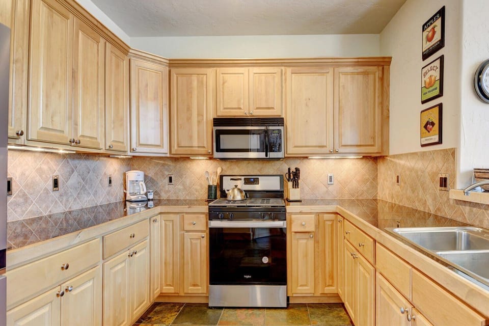 Fully Stocked Kitchen