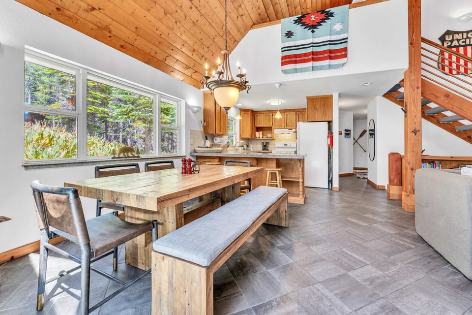 Kitchen and Dining Room: Well-equipped kitchen, Keurig, French Press, kitchen bar with 3 barstools, 9-person dining table