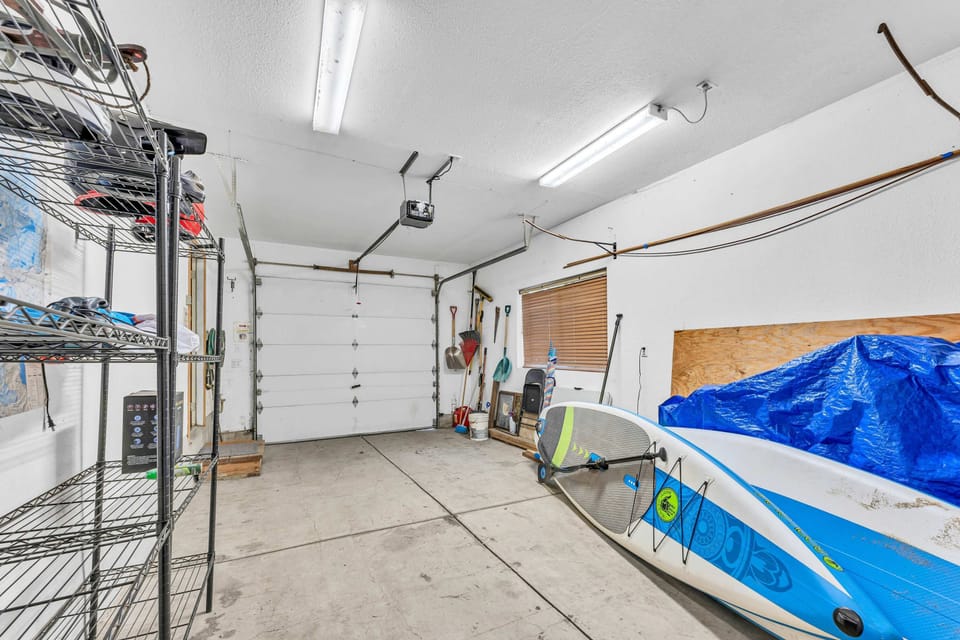 Garage: Attached garage, parking for 1 car