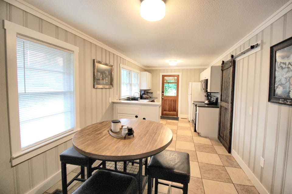 kitchen dining table