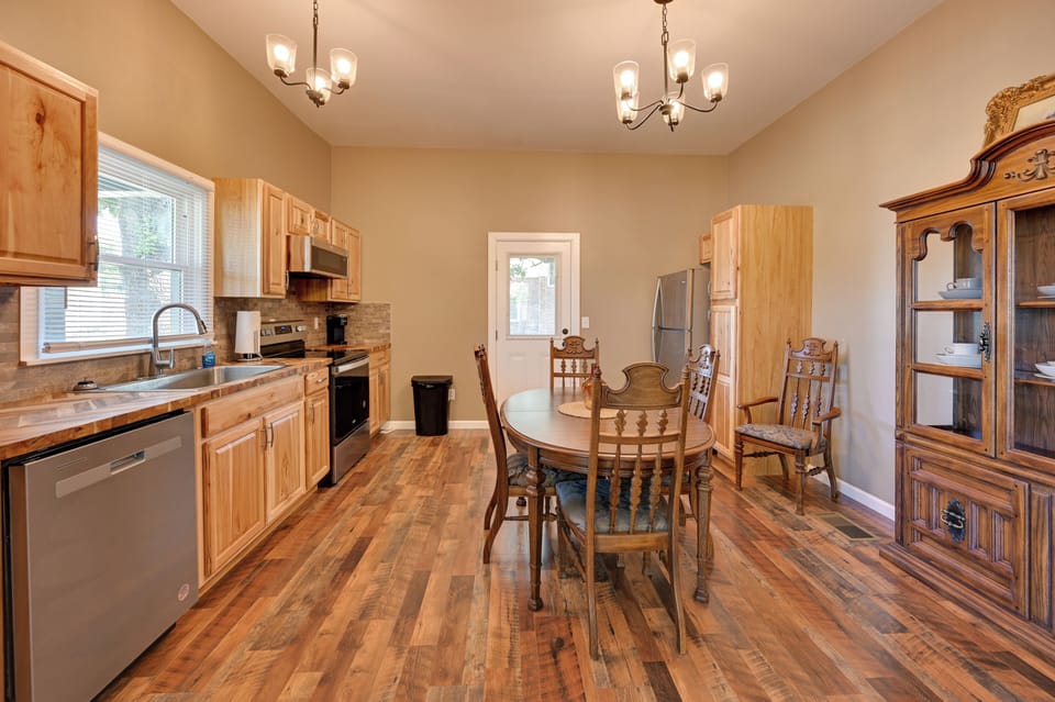 Interior | Central Heating & A/C | Free WiFi