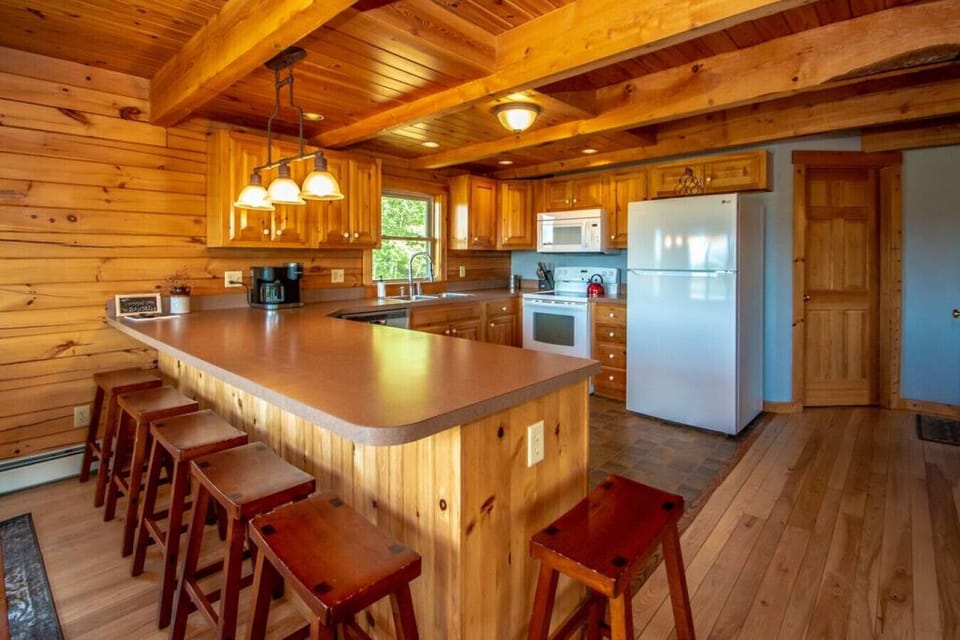 Great space to socialize & catch up with your friends/family