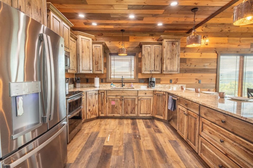 Hilltop Hideaway's fully-equipped kitchen