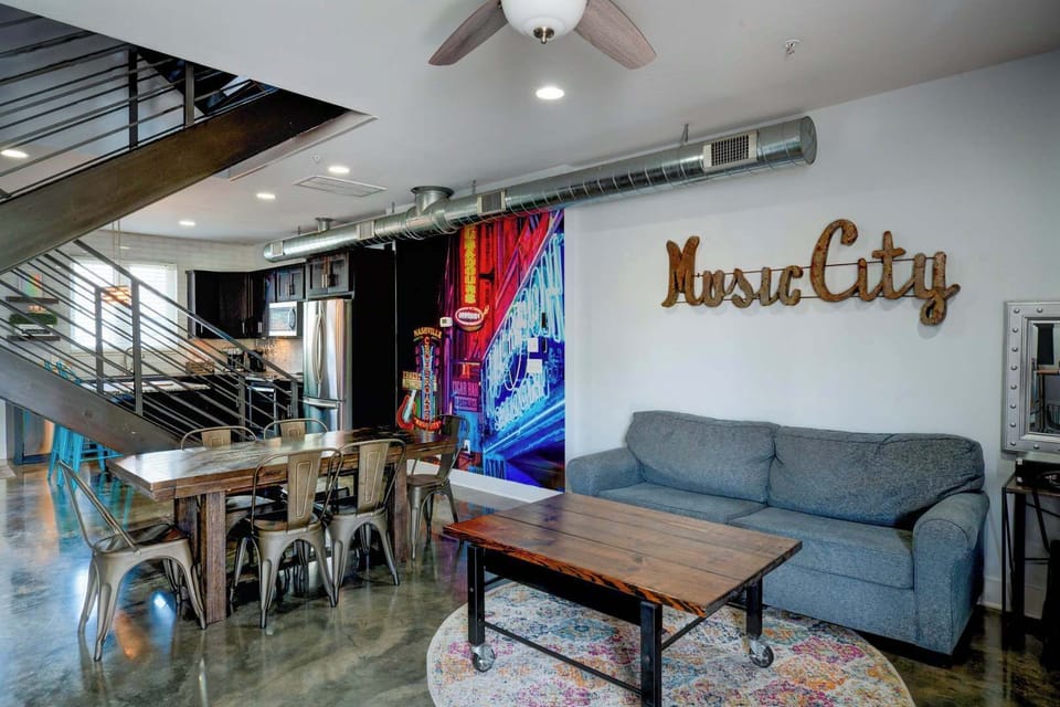 Tommie Lou's, a Music City delight!