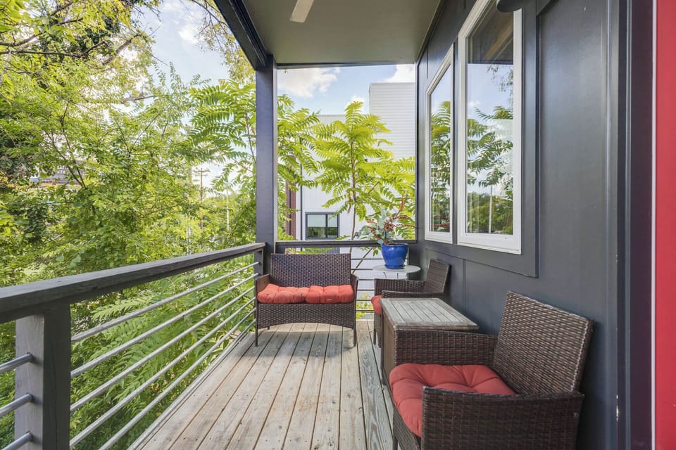 2nd floor deck
