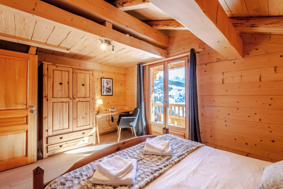 family bedroom with double bed + 1 single matress on the mezzanin