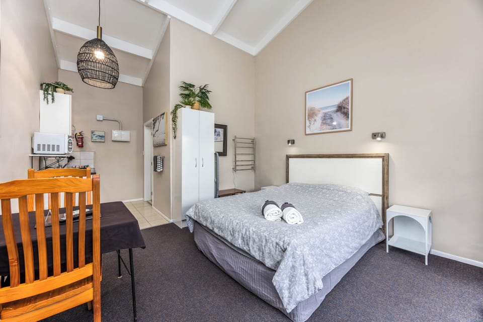 Unit 4 Bedroom dining