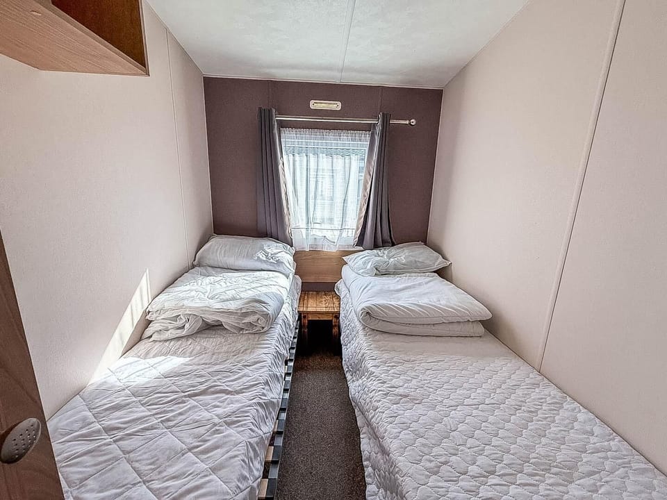 last minute caravan holidays